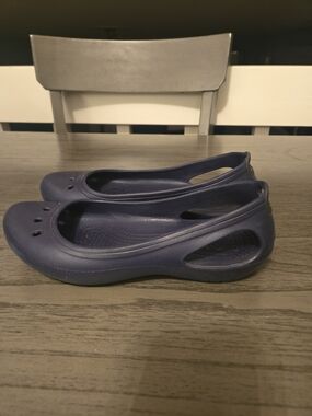 Crocs Kadee Blue Womens Size 7 Slip On Ballet Flat Shoes Casual